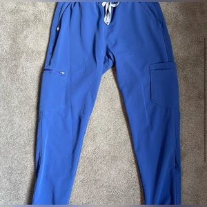 Figs Denim 20 pocket scrub bottoms-size medium-RARE!